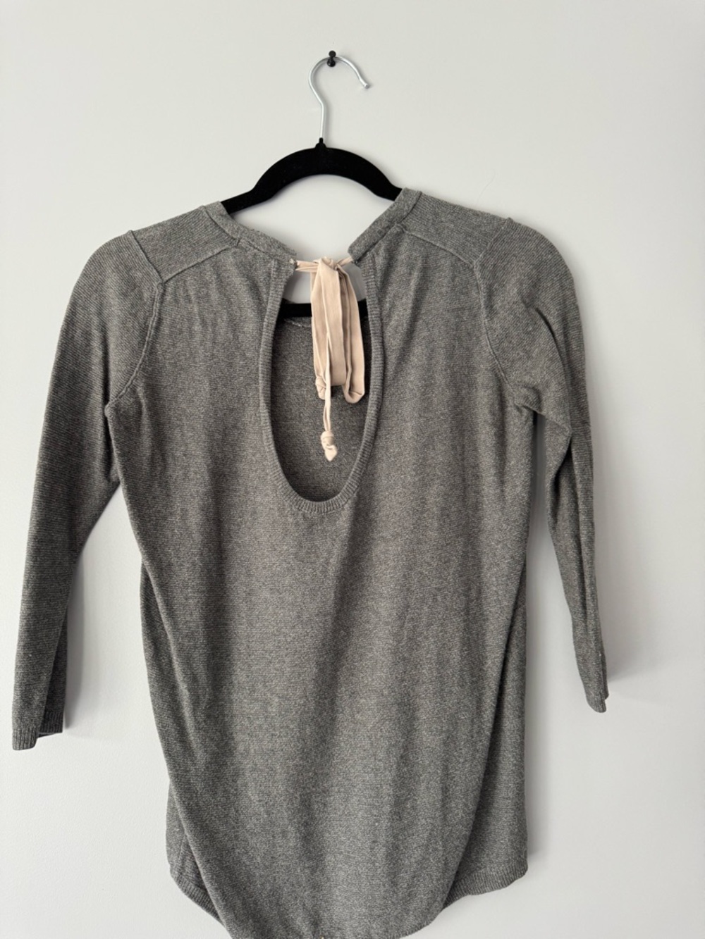 Aritzia Babaton Bailey open tie-back sweater top, size: xs-s - Picture 2 of 3